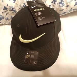 Nike True Air Bill Cap Dri Fit Adjustable New With tags black